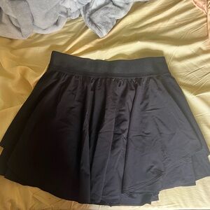 Lululemon black skirt